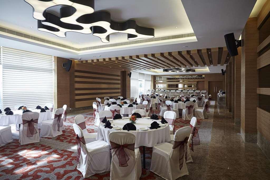 Turyaa Chennai - Omr It Expressway Hotell Restaurant bilde